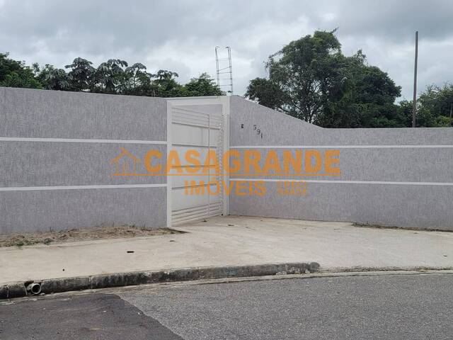 Casa para Venda em São José dos Campos - 3