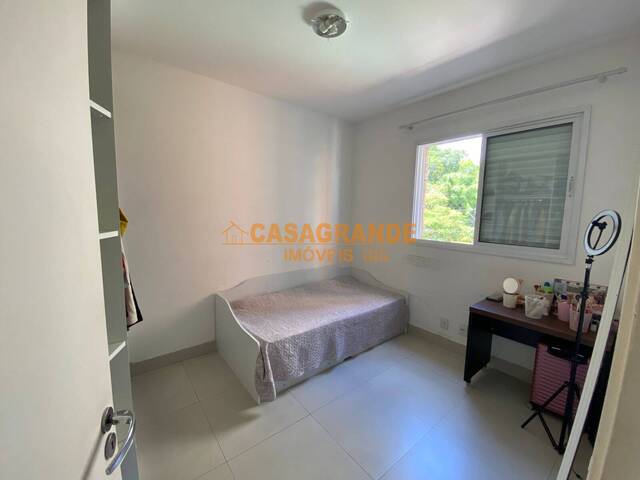 Apartamento para Venda em São José dos Campos - 2