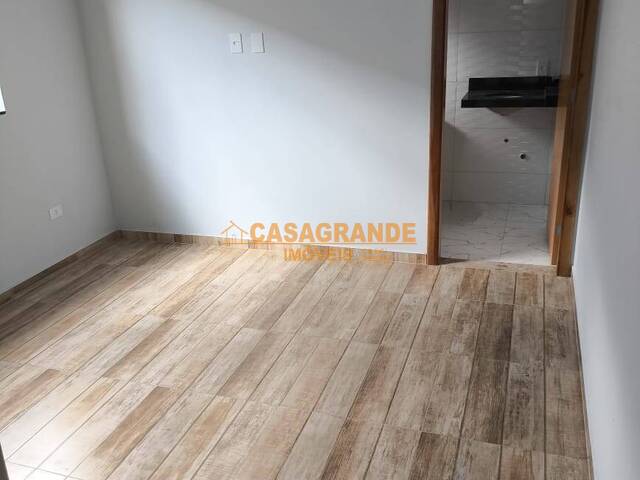 Casa para Venda em São José dos Campos - 2