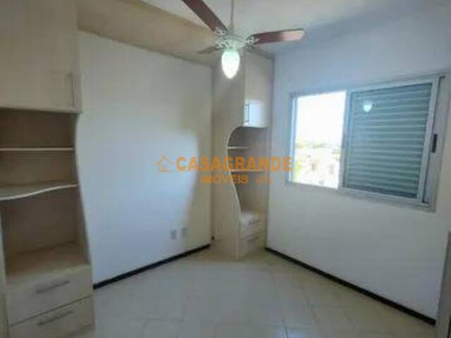 Apartamento para Locação em São José dos Campos - 2