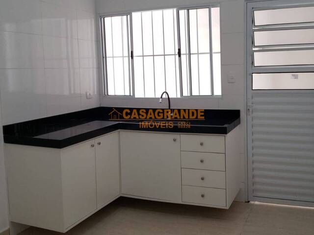 Casa para Venda em São José dos Campos - 4