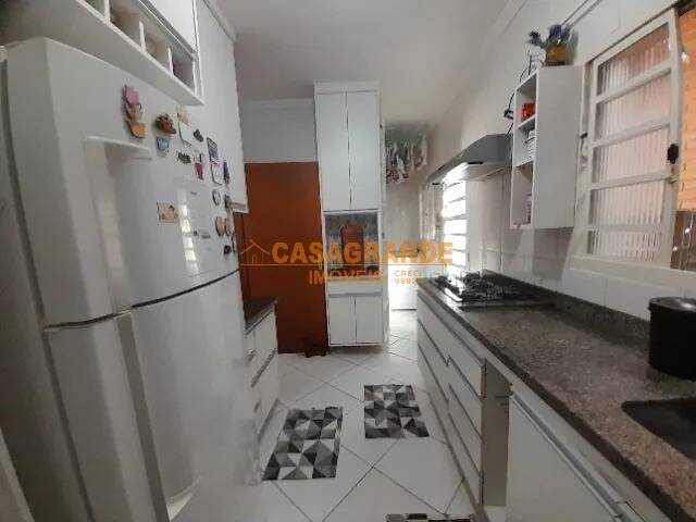 Casa para Venda em São José dos Campos - 4