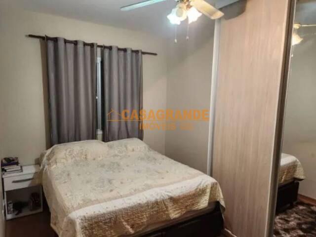 Apartamento para Venda em São José dos Campos - 4