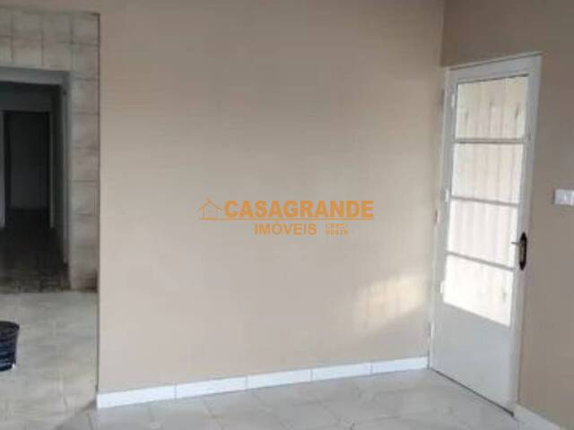 Casa para Venda em São José dos Campos - 4