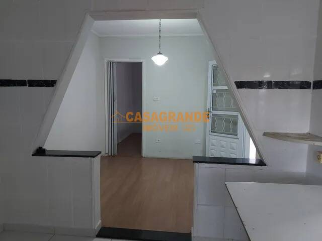 Casa para Venda em São José dos Campos - 3