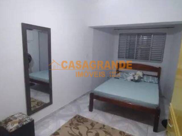 Casa para Venda em São José dos Campos - 4