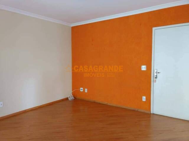 Apartamento para Venda em São José dos Campos - 2