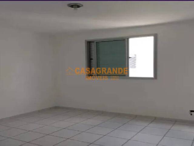 Apartamento para Venda em São José dos Campos - 3