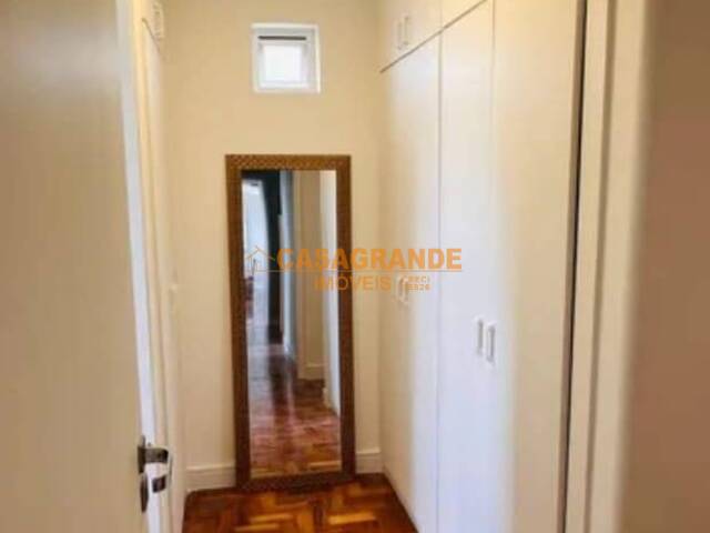 Apartamento para Venda em São José dos Campos - 3