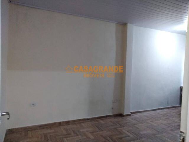 Casa para Venda em São José dos Campos - 4