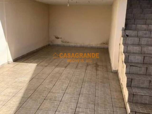 Casa para Venda em São José dos Campos - 3