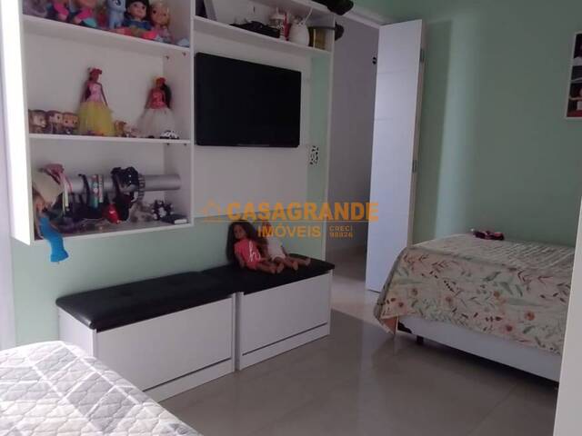 Apartamento para Venda em São José dos Campos - 3