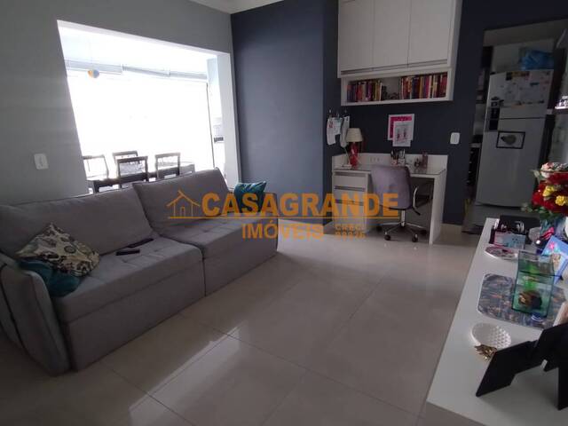 Apartamento para Venda em São José dos Campos - 2