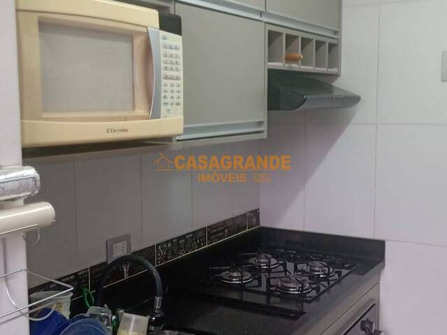 Apartamento para Venda em São José dos Campos - 3