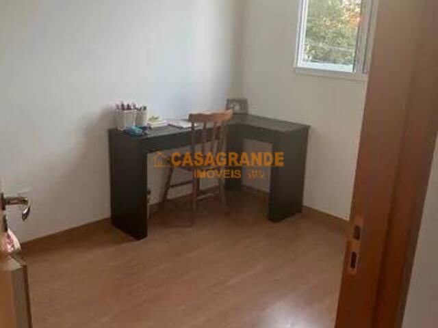 Apartamento para Venda em São José dos Campos - 3