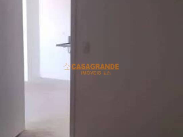 Apartamento para Venda em São José dos Campos - 3