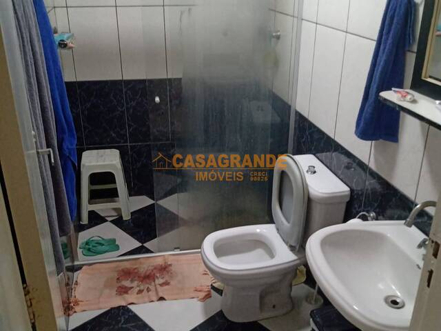 Casa para Venda em São José dos Campos - 5