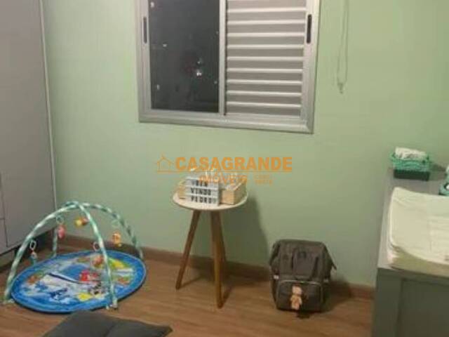 Apartamento para Venda em São José dos Campos - 3