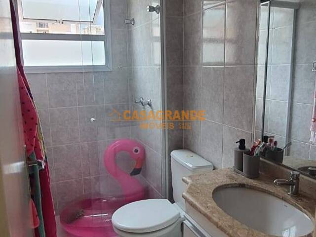 Apartamento para Venda em São José dos Campos - 3