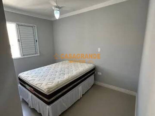 Apartamento para Venda em São José dos Campos - 2