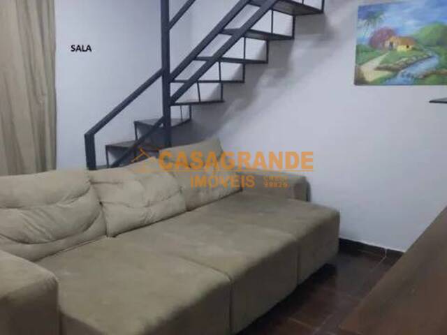 Casa para Venda em São José dos Campos - 2