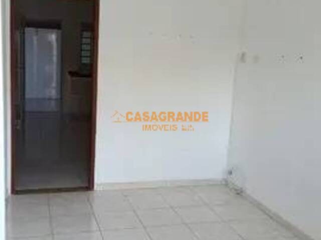 Casa para Venda em São José dos Campos - 5