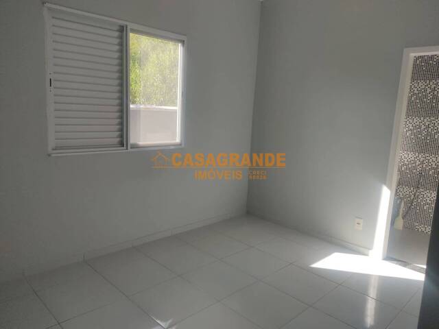 Casa para Venda em São José dos Campos - 4