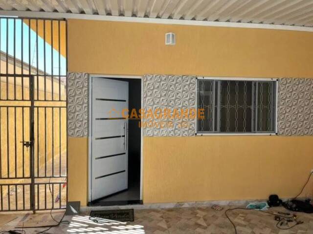 Casa para Venda em São José dos Campos - 2