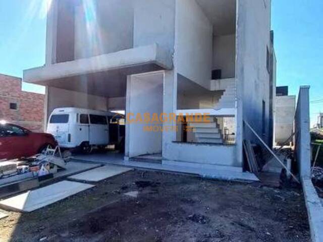 Casa para Venda em São José dos Campos - 2