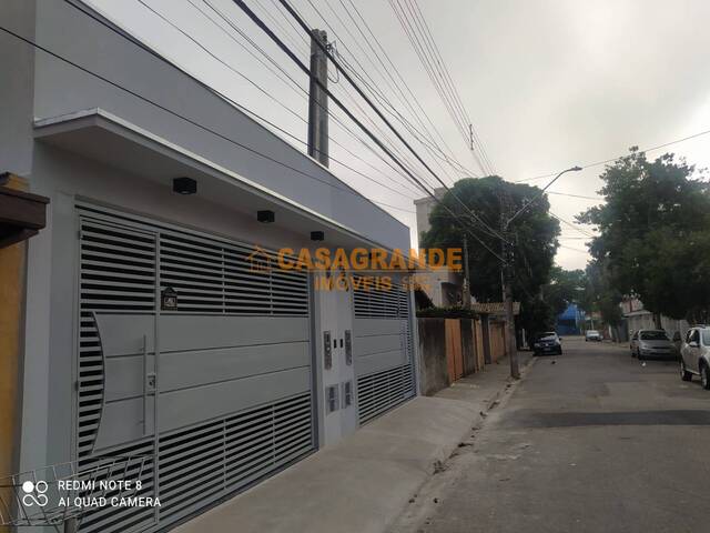 Casa para Venda em São José dos Campos - 3