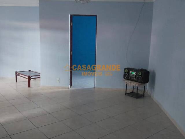 Casa para Venda em São José dos Campos - 2