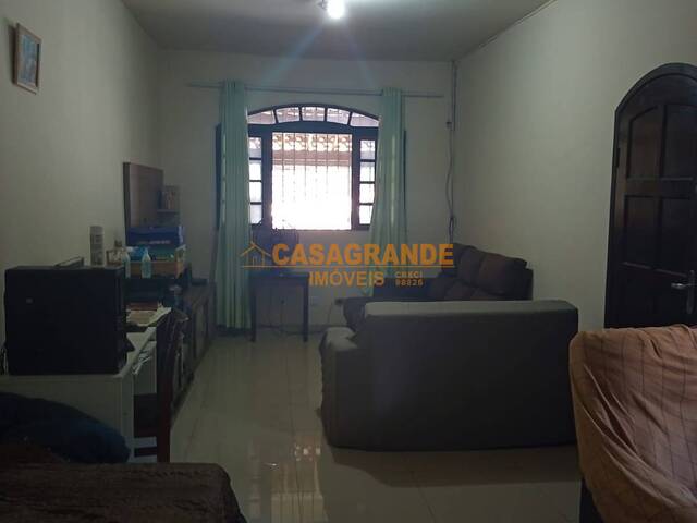 Casa para Venda em São José dos Campos - 2