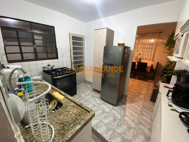 Casa para Venda em São José dos Campos - 5