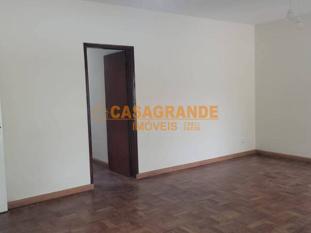 Casa para Venda em São José dos Campos - 4