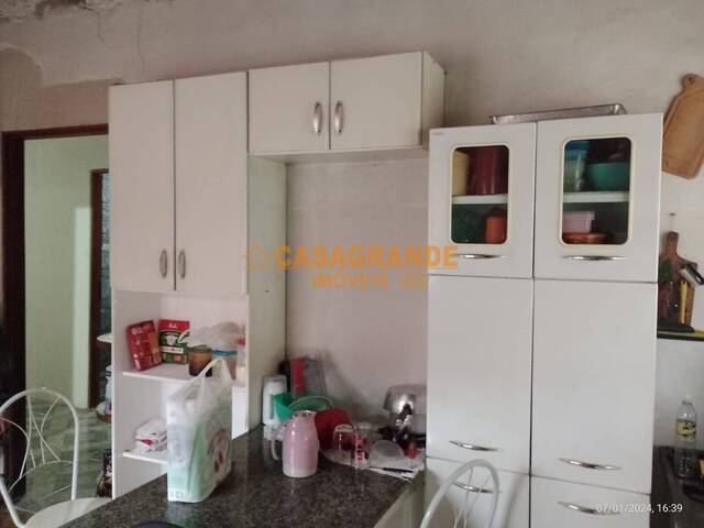 Casa para Venda em São José dos Campos - 3