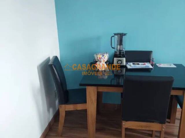 Apartamento para Venda em São José dos Campos - 2