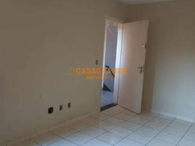 Apartamento para Venda em São José dos Campos - 3