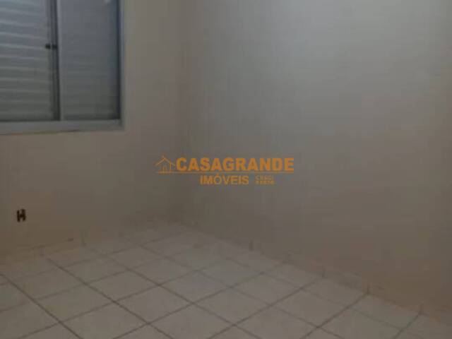 Apartamento para Venda em São José dos Campos - 2