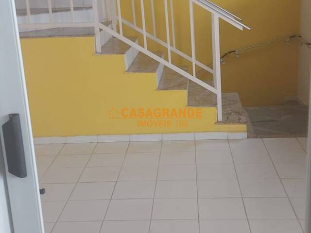 Casa para Venda em São José dos Campos - 4