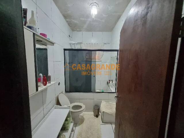 Casa para Venda em São José dos Campos - 4