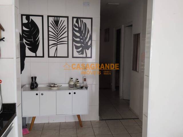 Casa para Venda em São José dos Campos - 4