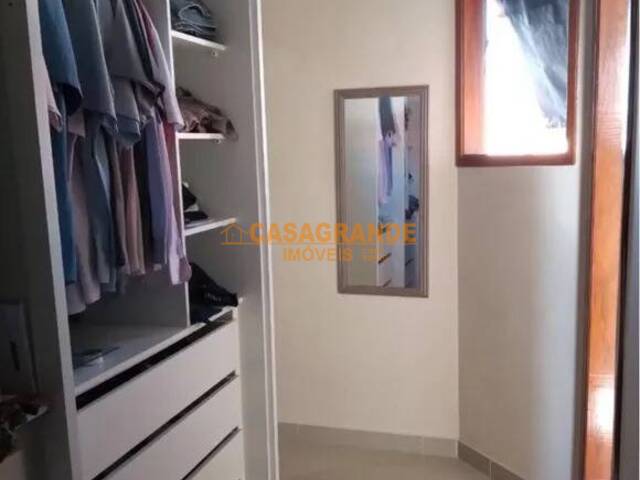 Apartamento para Venda em São José dos Campos - 4