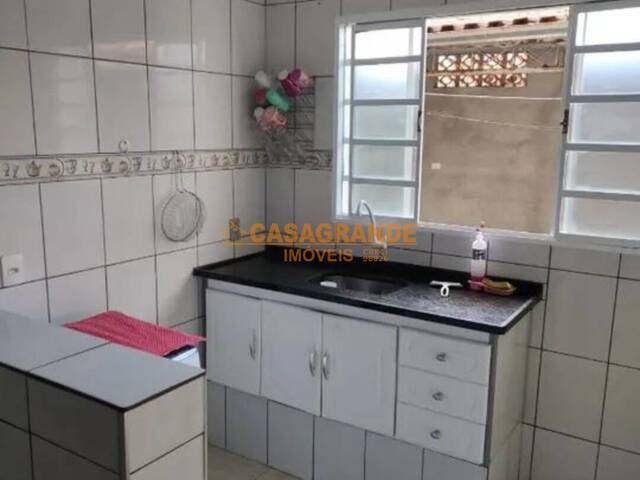 Casa para Venda em São José dos Campos - 5