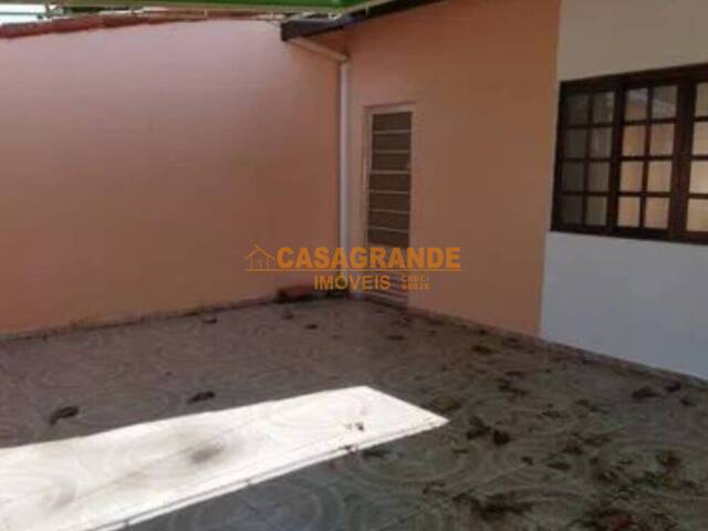 Casa para Venda em São José dos Campos - 4