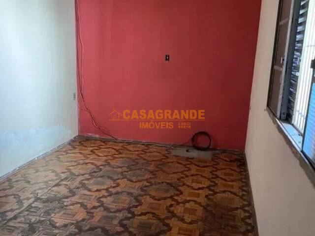 Casa para Venda em São José dos Campos - 4