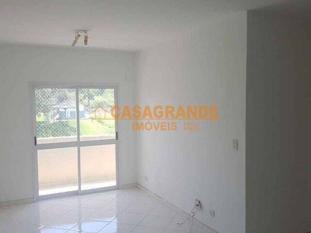 #9875 - Apartamento para Locação em São José dos Campos - SP - 2