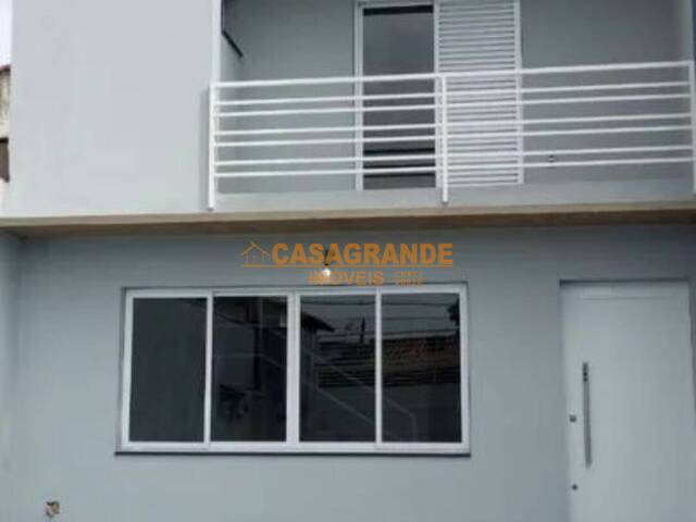 Casa para Venda em São José dos Campos - 3