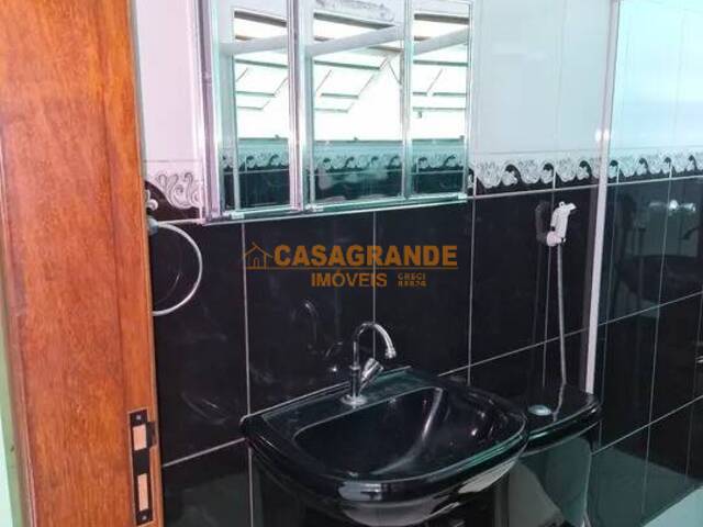 Casa para Venda em São José dos Campos - 2