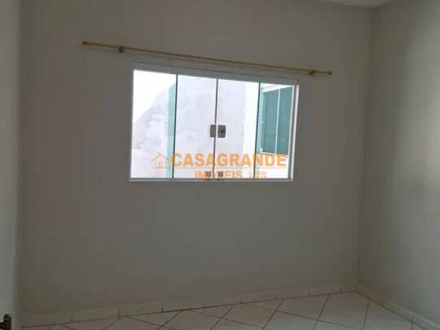 Casa para Venda em São José dos Campos - 5