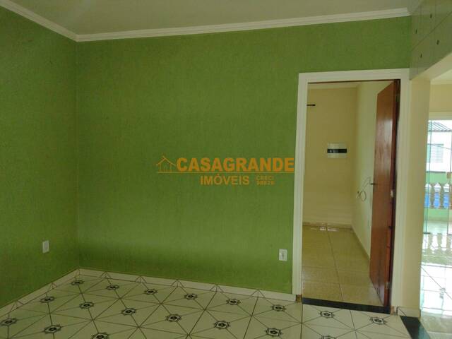 Casa para Venda em São José dos Campos - 3